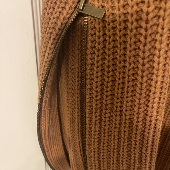 Brown turtle neck knit top - Picture 6 of 9